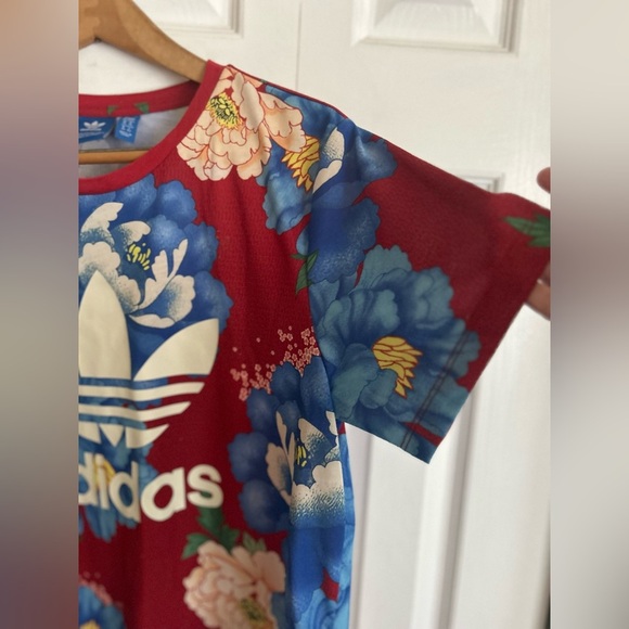 Adidas floral t-shirt - Picture 3 of 10